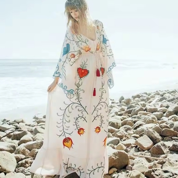 Bohemian White Maxi Dress with Floral Embroidery - Picture 4 of 12